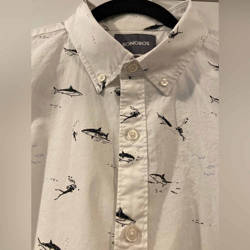 Bonobos M short sleeve white button down shirt w/ Sharks!